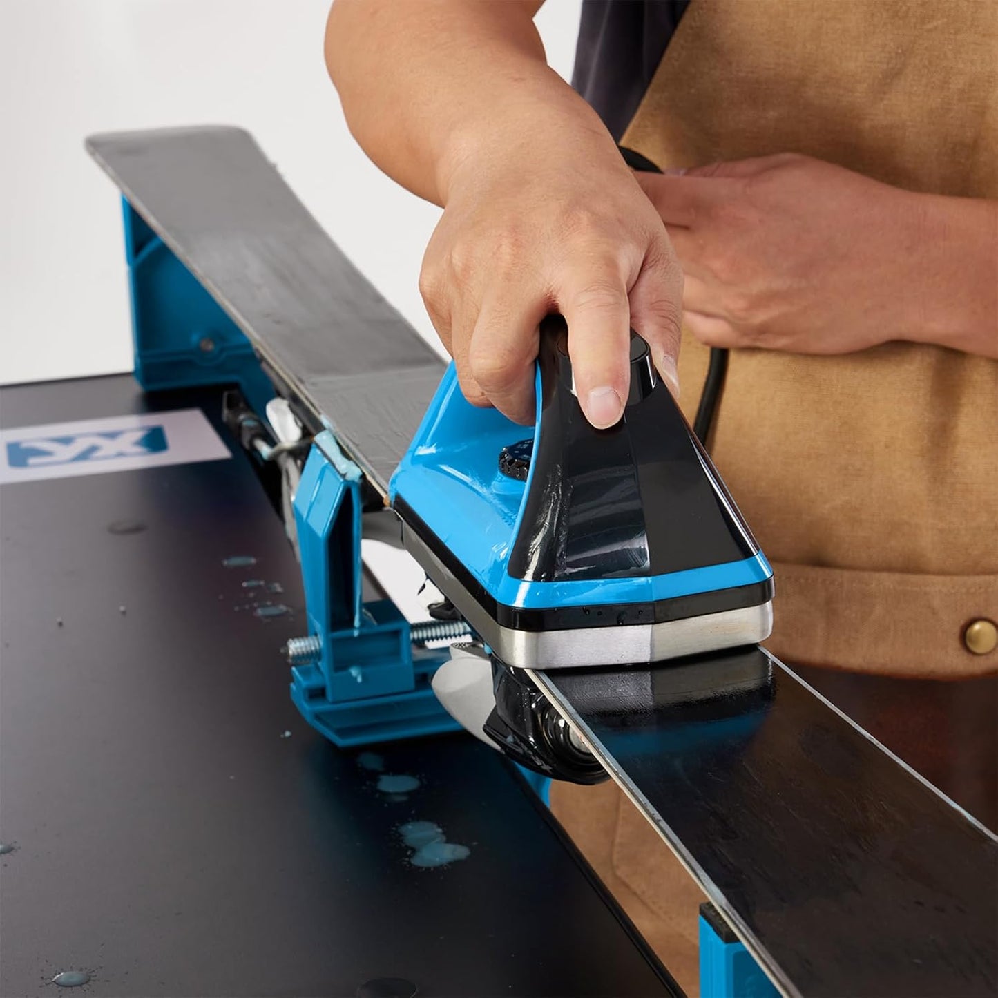 XCMAN Ski Snowboard Waxing Iron 120V 800W with Dimpled Base Plate and Good Thermosta High Temperature Control Accuracy